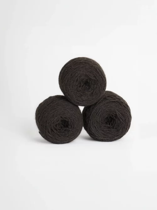 Pelotes marron foncé en laine de Mongolie pour tricot de luxe