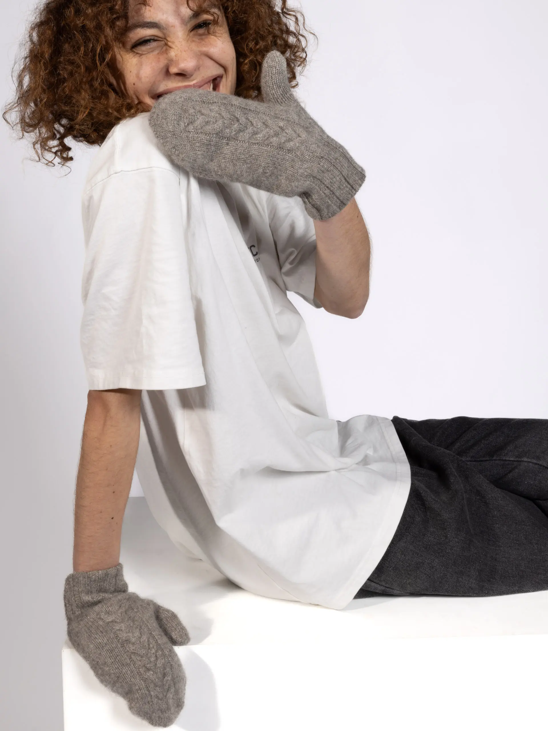 MOUFLES YACK | Gris cendré – Image 3