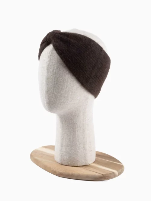 Packshot du bandeau cachemire torsade noeud marron sur un mannequin en tissu