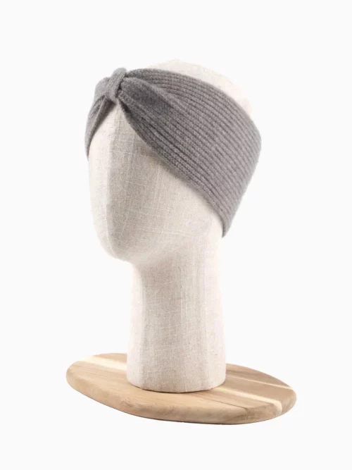 Bandeau en laine de yack gris cendré présenté sur un mannequin