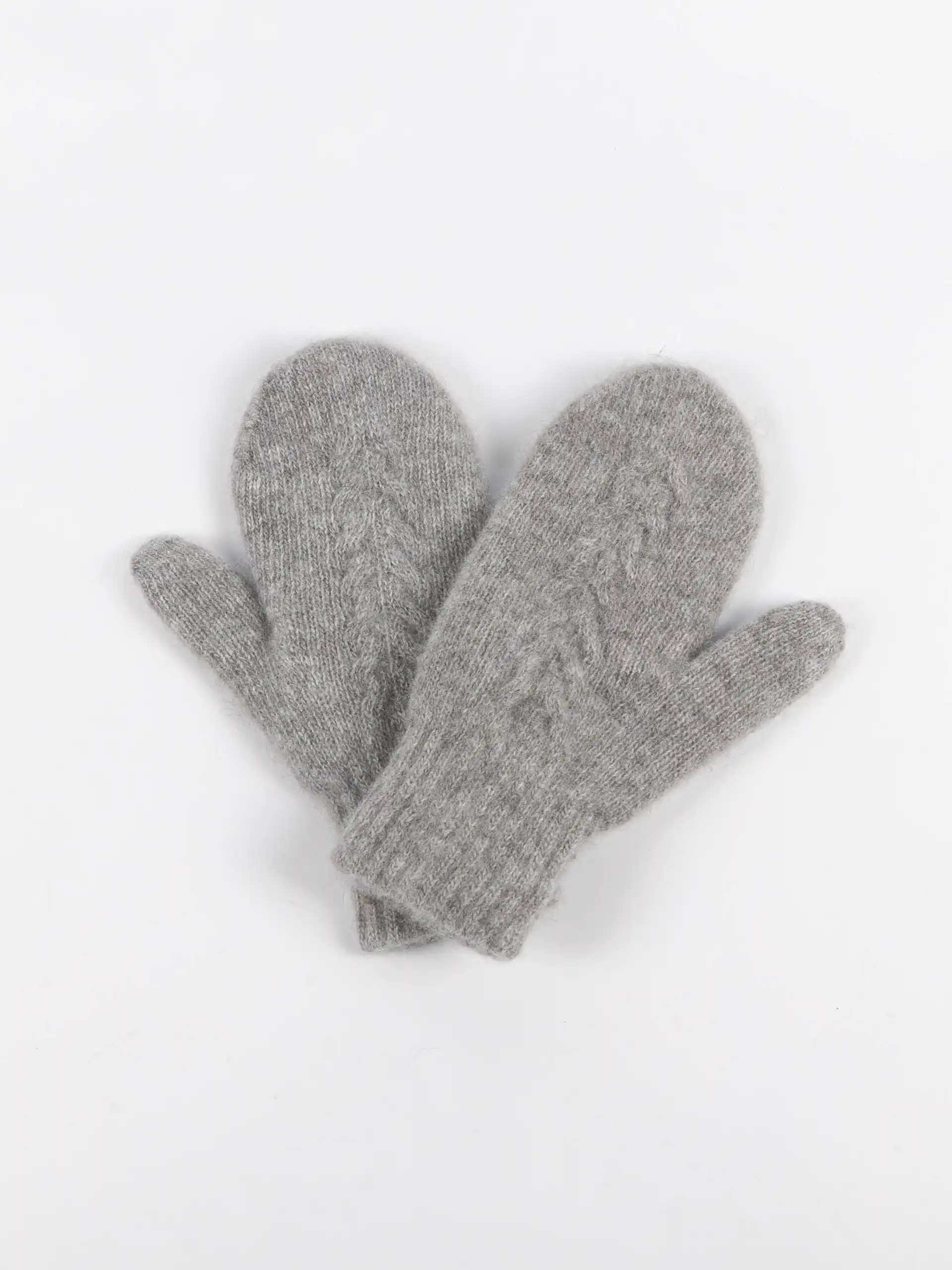 Paire de moufles yack gris sur fond blanc