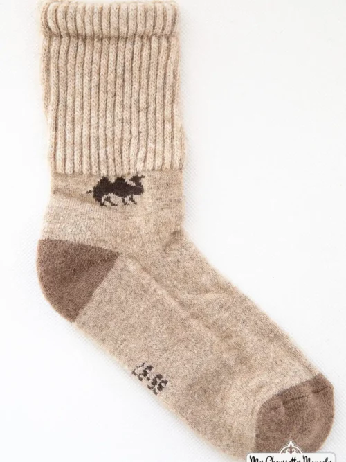 chaussettes mouton crème marron parfait pour homme et femme pour un style d'hiver.