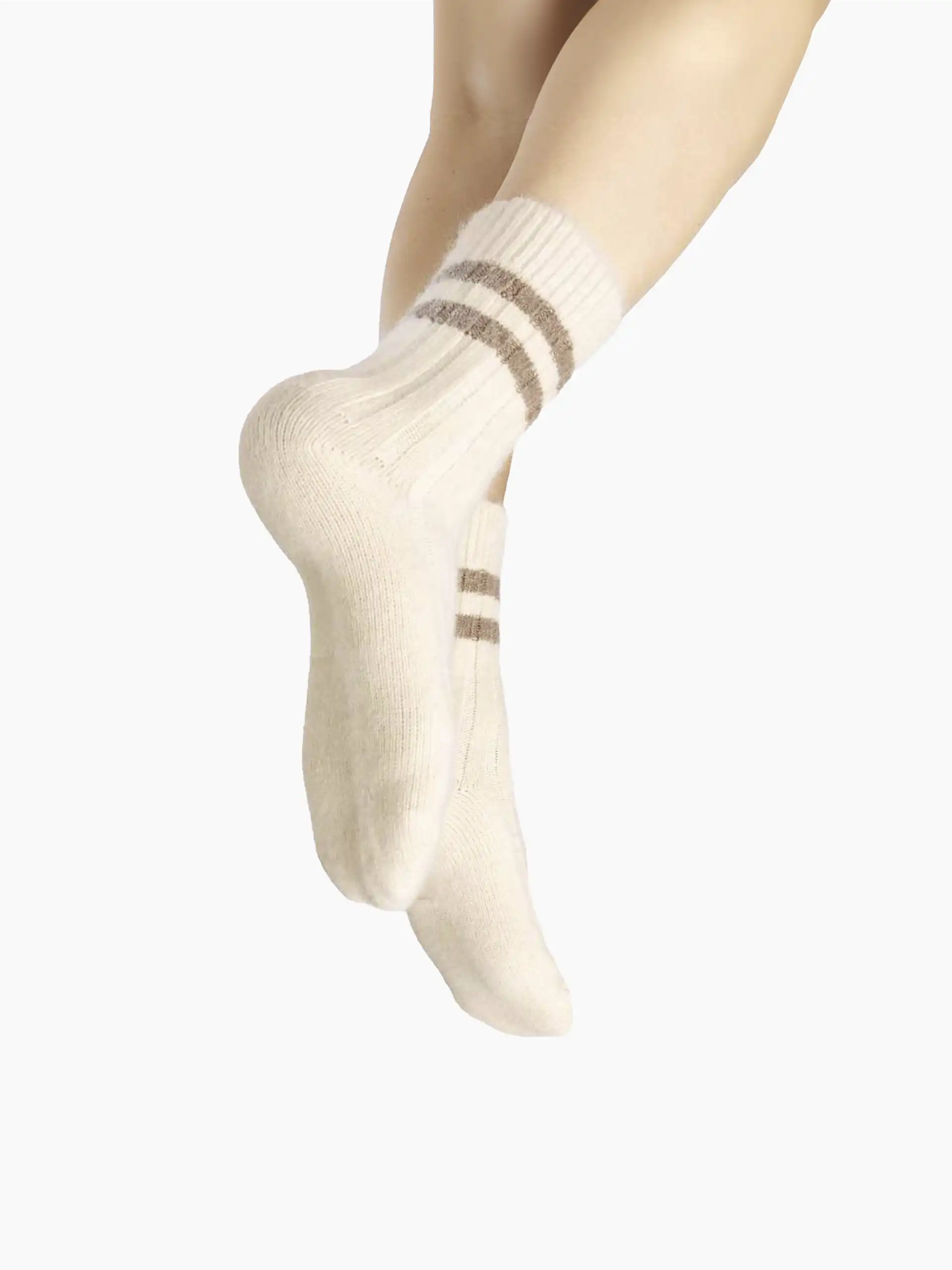 Chaussettes cachemire beige en laine pour homme et femme, idéales pour l'hiver.