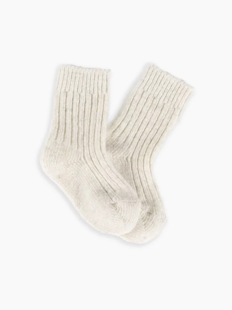 Chaussettes blanches en laine de mouton pour un confort maximal