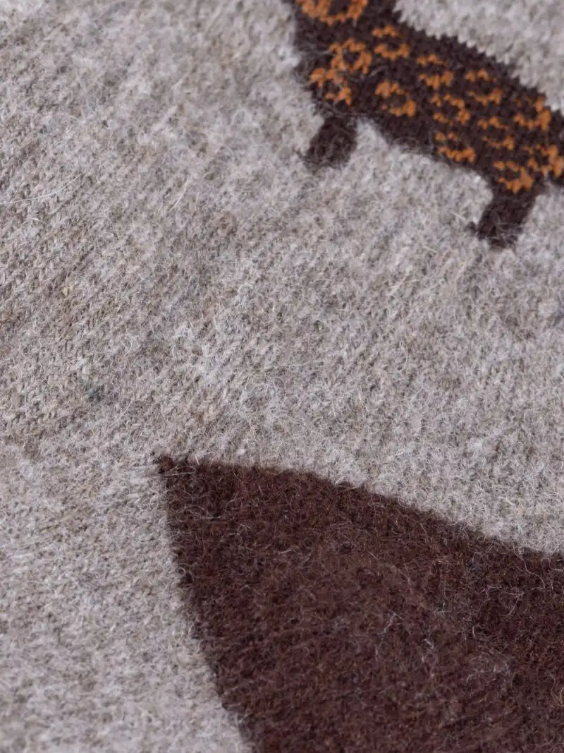 texture des chaussettes mouton marron clair en gros plan