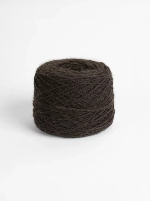 Pelotes marron foncé en laine naturelle de yack pour tricot
