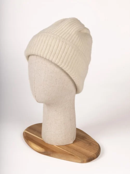 Bonnet en laine de mouton blanc naturel, sans teinture, avec une maille fine